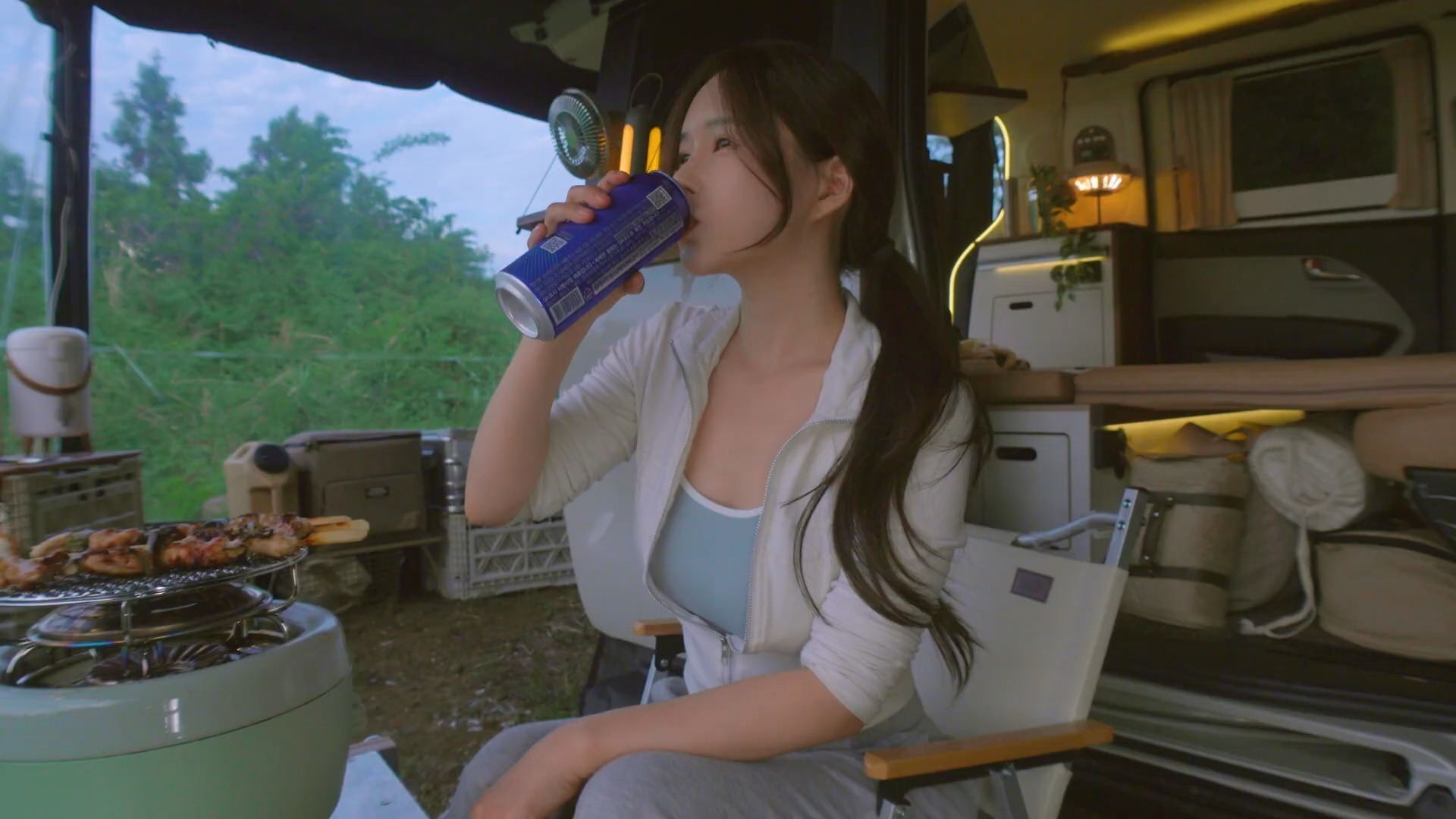 外交部亚洲司司长刘劲松就日本新版《防卫白皮书》涉华消极动向向日方提出严正交涉